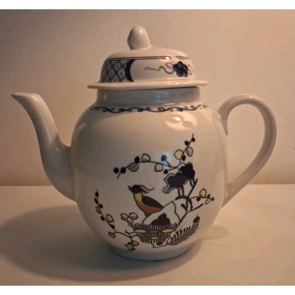 Wedgwood Volendam  Georgetown Collection Tea Pot  7”
